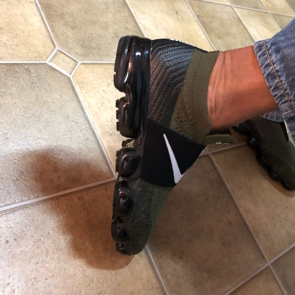 olive green vapormax flyknit